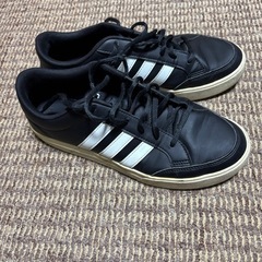 adidasアディダススニーカー26.5cmの画像