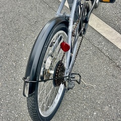 お買得品！Jeep 折りたたみ20インチ外装6段変速 前カゴ付きの画像