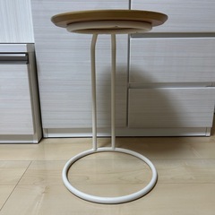 ニトリ　サイドテーブル　丸型　の画像