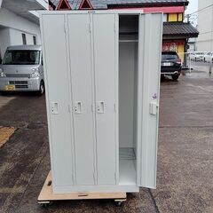 トラスコ　４人用ロッカー　オフホワイト色『中古良品、小傷あり』複数入荷！の画像