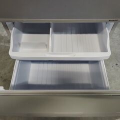 シャープ　SJ-W352E-S　3ドア冷蔵庫　シルバー色『中古美品』2019年式の画像