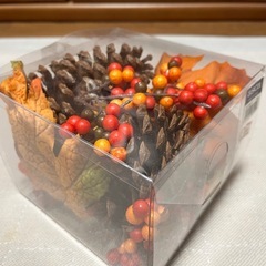 秋物飾り オーナメント インテリア（かぼちゃ、まつぼっくり、木の実など）の画像