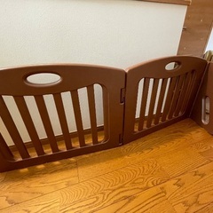 日本育児　ベビーサークル　扉付きの画像