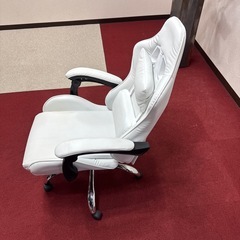 ゲーミングチェアの画像