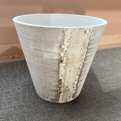 白いプランター（大）の画像