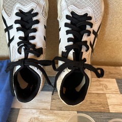 asicsスパイク陸上の画像
