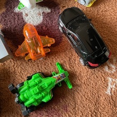 車　飛行機など14台の画像