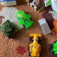 車　飛行機など14台の画像