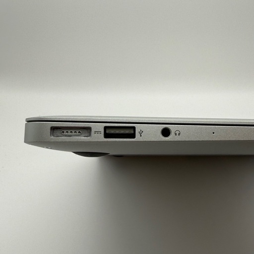 【美品】Apple MacBook Air 13インチA1466 ノートパソコン