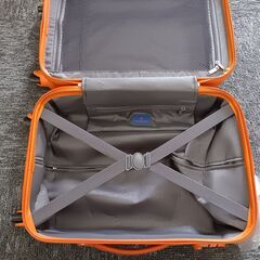 元気なオレンジ★　キャリーケースの画像