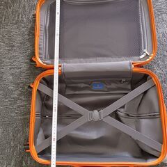 元気なオレンジ★　キャリーケースの画像