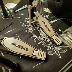 Alesis Nitro Max Kit フルオプション１０ピース仕様　１０００Wアンプ付きの画像