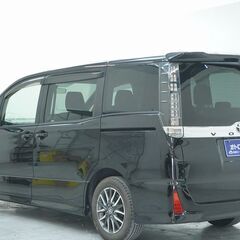 トヨタ ヴォクシー 　ＺＳの画像