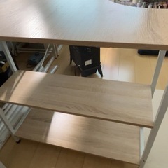 パソコンデスクの画像