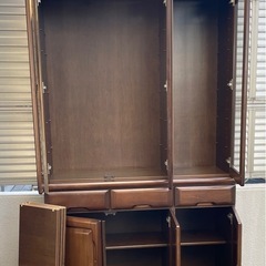 差し上げます。キッチン 
食器棚 ガラス扉の画像