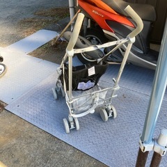 ベビーカーの画像