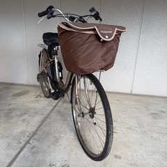 【東京都手渡し】中古美品　ブリジストン電動アシスト自転車 アシスタDX26インチ プレシャスベージュ色　大容量15.4Ahバッテリー2個付き！ の画像