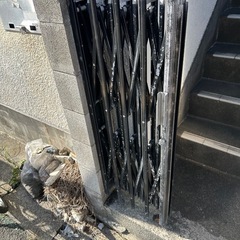 伸縮フェンス　アルミ　アコーディオン　1m ゲート　門扉
の画像