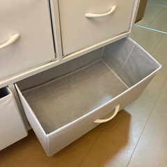 取引者決定  
白のチェストの画像