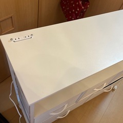 取引者決定  
白のチェストの画像