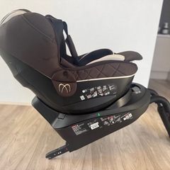 エールべべ チャイルドシート BROWNの画像