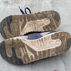 ニューバランススニーカーの画像