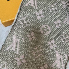 VUITTONエシャルプ ロゴマニア シャインの画像