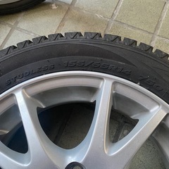 スタッドレスタイヤ　ホイールつき付きの画像