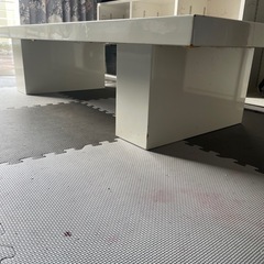 リビングテーブルの画像