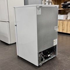 A1774 🌟配送♻️設置🉑‼️2017年製　HISENSE2ドア冷蔵庫玄HR-B95A 93L🌟動作確認済⭕️保証付きの画像