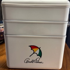 ファミリーサイズのお弁当箱の画像