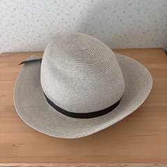 差し上げます　
麦わら風帽子　リボン付き　かわいい　帽子の画像