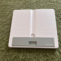 未使用タブレット立ての画像