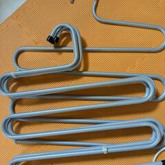 スラックスハンガーとマフラー・スカーフハンガーの画像