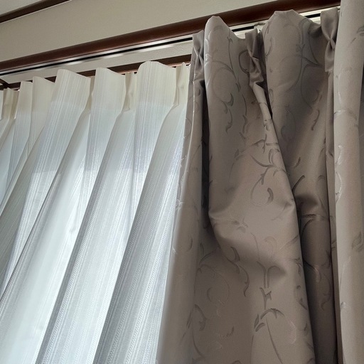 ジャガード生地 完全遮光カーテン ライトグレーとレース 4枚セット ジャガード生地 完全遮光カーテン ライトグレーとレース 4枚セット