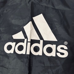 【adidas】ウィンドブレーカー　ナイロンジャケット　長袖　XLサイズの画像