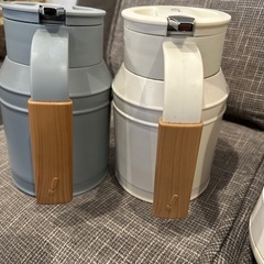 ケトルと保温ポットの画像
