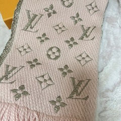 VUITTONエシャルプ ロゴマニア シャインの画像