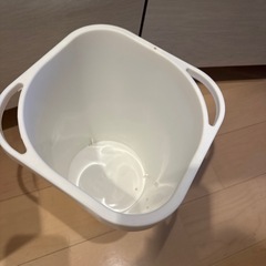 取手付ゴミ箱白の画像