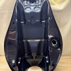 ゼファー750 タンク　燃料タンクの画像