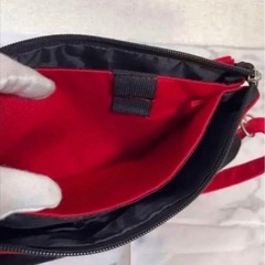 《MARVEL》（スマホ透明ポケット付き）サコッシュの画像