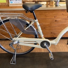 【後輪タイヤ・チューブ新品！】子供乗せチャイルドシート取り付け可能自転車　 LEDオートライト　内装3段　26インチ自転車　クリームの画像