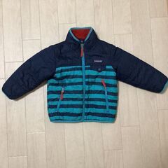 Patagonia キッズ リバーシブル フリース フーディ ジャケットの画像