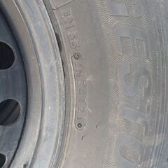 ブリジストンスタッドレス　195/80 R15 107/105L LT　ハイエース、キャラバンの画像