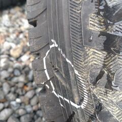 ブリジストンスタッドレス　195/80 R15 107/105L LT　ハイエース、キャラバンの画像