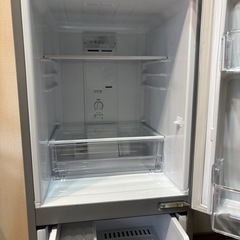 AQUA 高年式　単身用冷蔵庫の画像