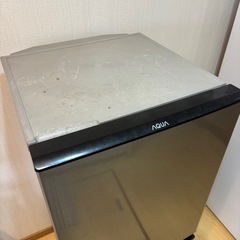 AQUA 高年式　単身用冷蔵庫の画像