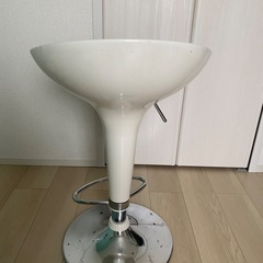 カウンターチェア ホワイトの画像