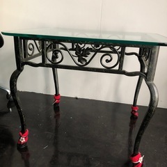 アンティークガラステーブルの画像