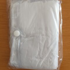 【新品】ポケッタブル　レインコート　透明　大きめの画像